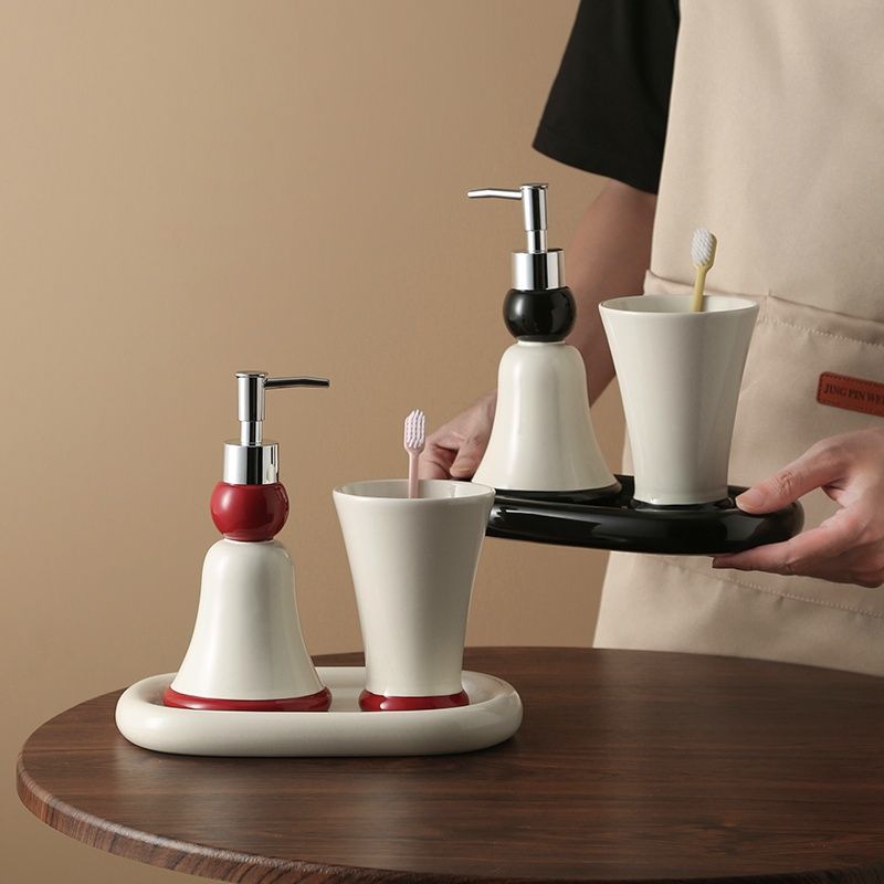 Home Bathroom Ware - زجاجة سيراميك للوشن في الحمام، زجاجة