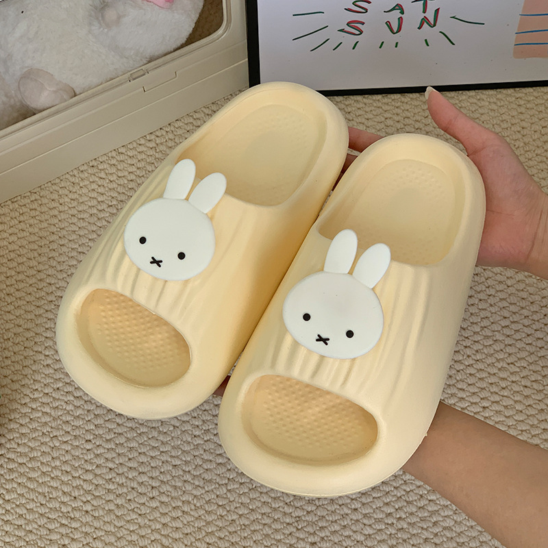 شباشب كرتونية ناعمة من سلسلة م - مراجعة Home Goods Bathroom Accessories وسعره
